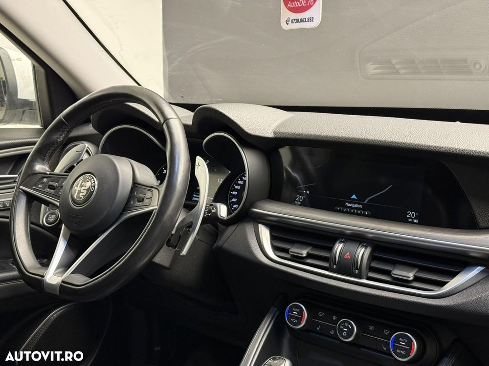 Alfa Romeo Stelvio - 8