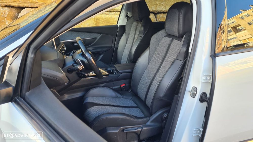 Peugeot 5008 1.5 BlueHDi Allure EAT8 - 36