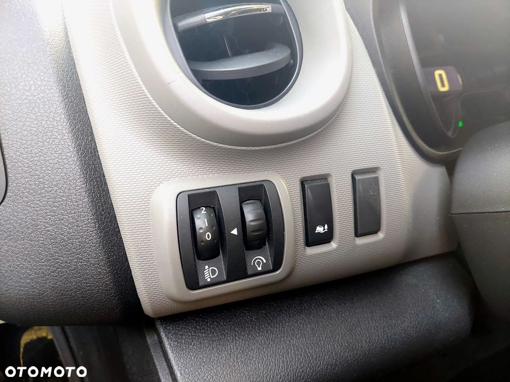 Renault Trafic - 16
