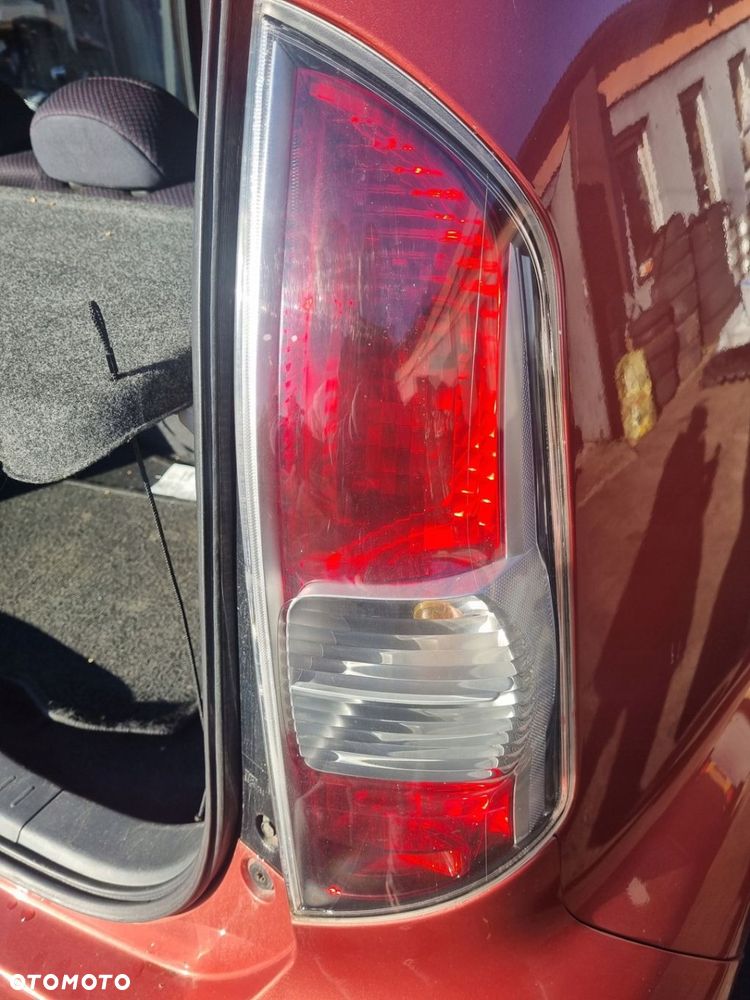 DAIHATSU SIRION II 05-08 2006 r. LAMPA PRAWY TYŁ PRAWA TYLNA WERSJA EU * - 2