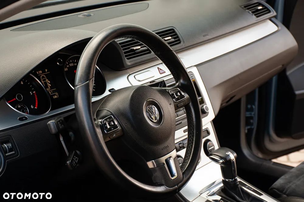 Volkswagen Passat 2.0 TDI DPF Highline DSG - 23