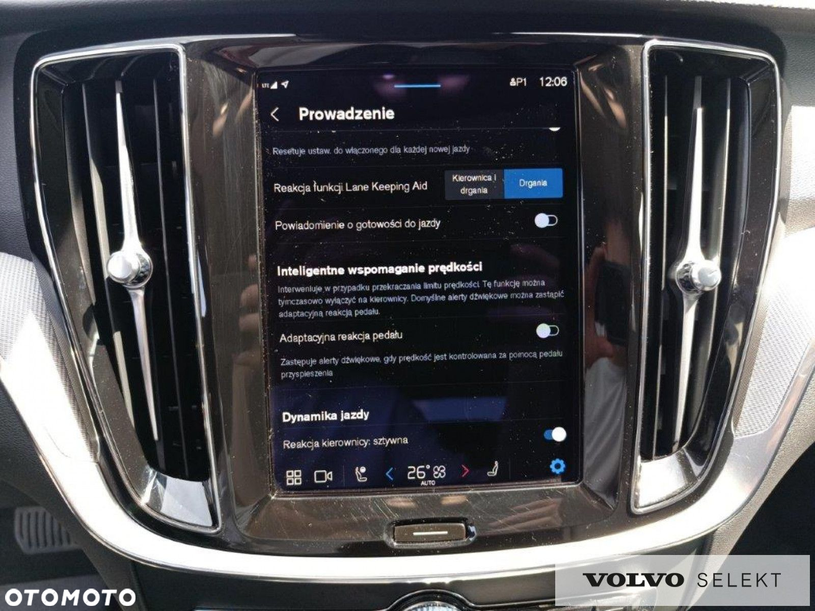 Volvo V60 Cross Country - 24