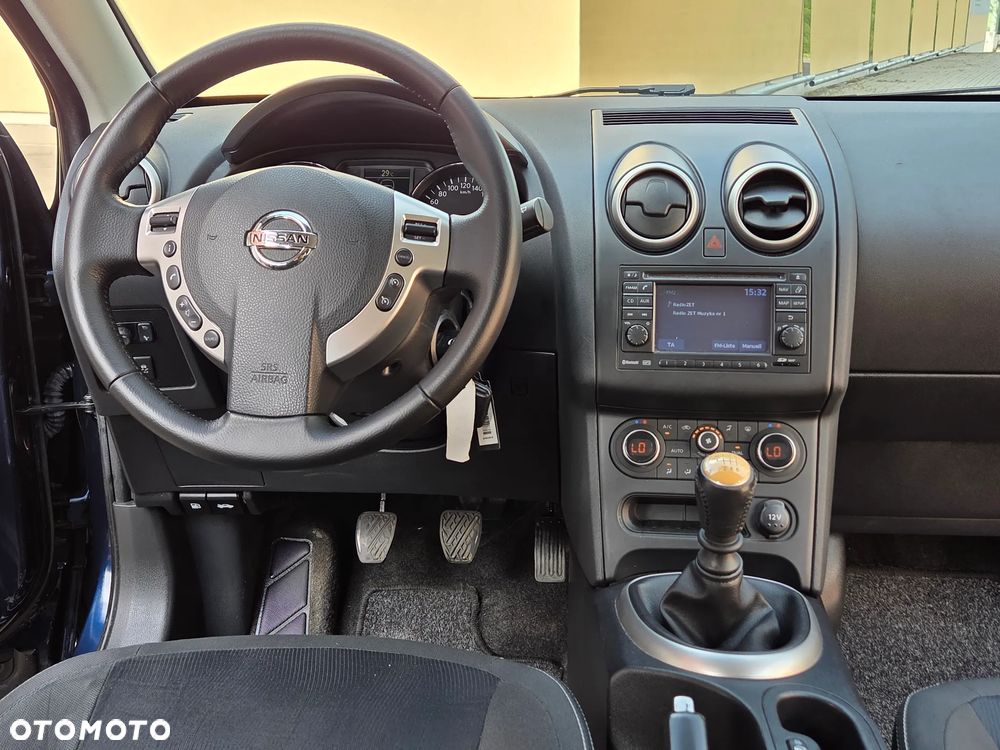 Nissan Qashqai 2.0 dCi DPF lounge - 25
