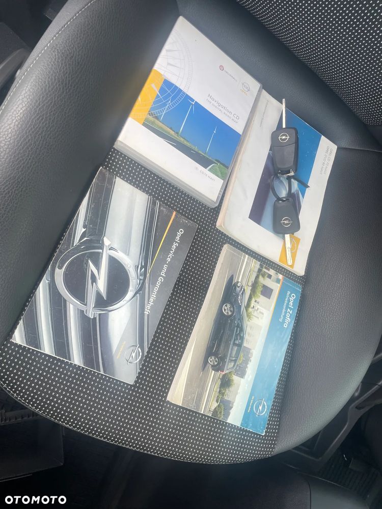 Opel Zafira 1.8 Cosmo Easytronic - 8