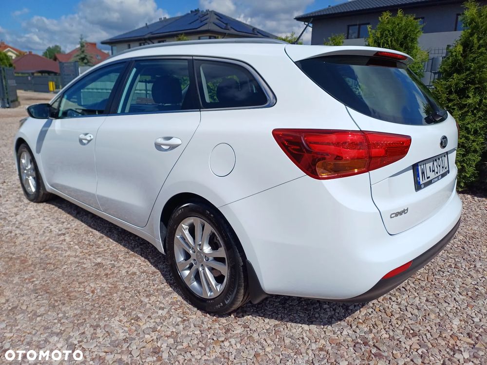 Kia Ceed 1.6 CRDi 128 Dream Team Edition - 14