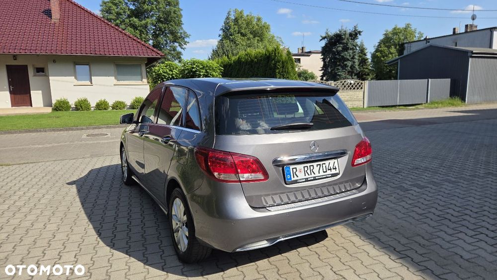 Mercedes-Benz Klasa B 180 (BlueEFFICIENCY) 7G-DCT - 4