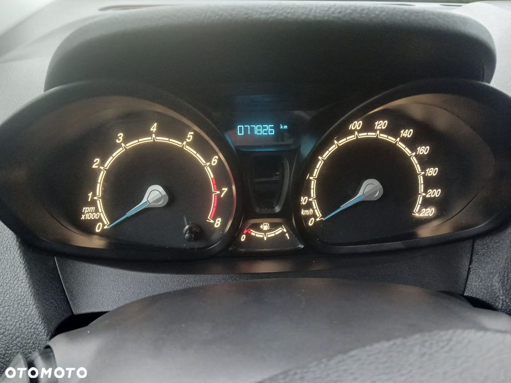 Ford Tourneo Courier - 30