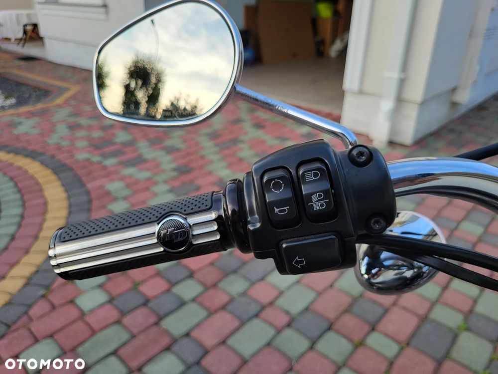 Harley-Davidson Sportster Custom 1200C - 11