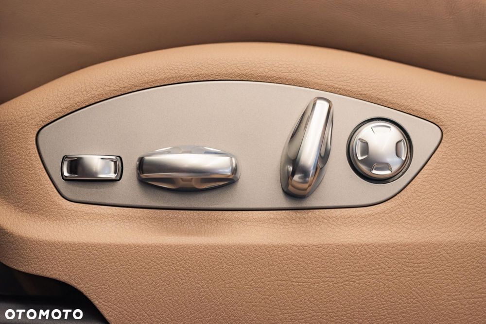 Porsche Macan - 29
