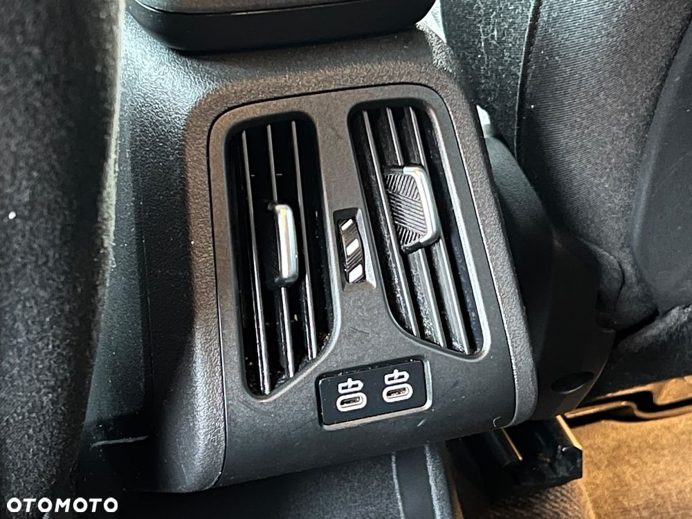 BMW X1 sDrive18d sport - 36