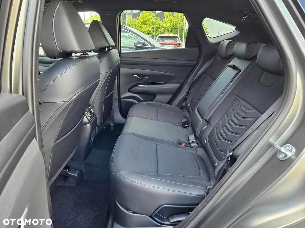 Hyundai Tucson 1.6 T-GDi HEV Smart Black 2WD - 13