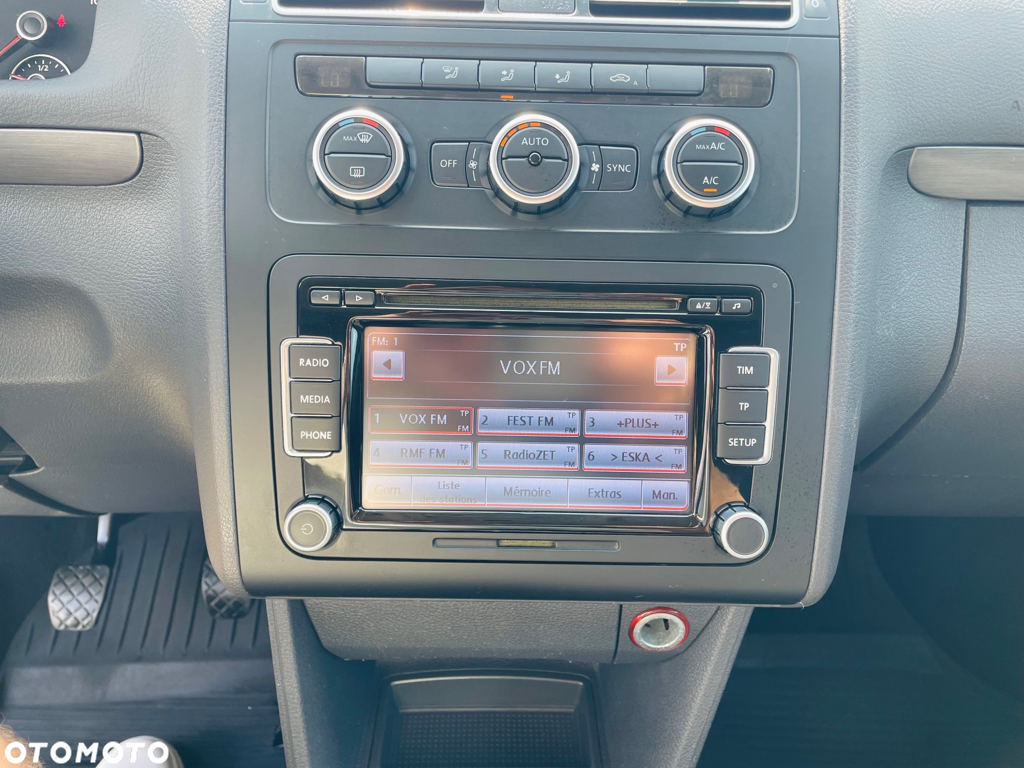 Volkswagen Touran 1.6 TDI DPF BlueMot Comfortline - 18