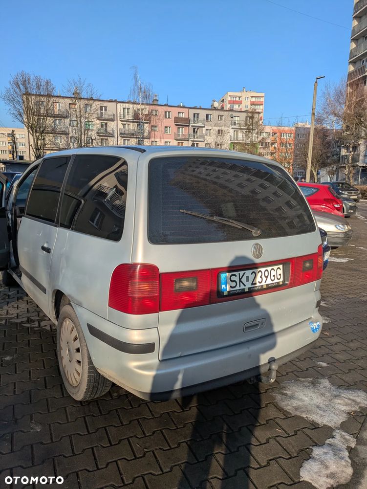 Volkswagen Sharan 1.9 TDI Comfortline Tiptr - 12