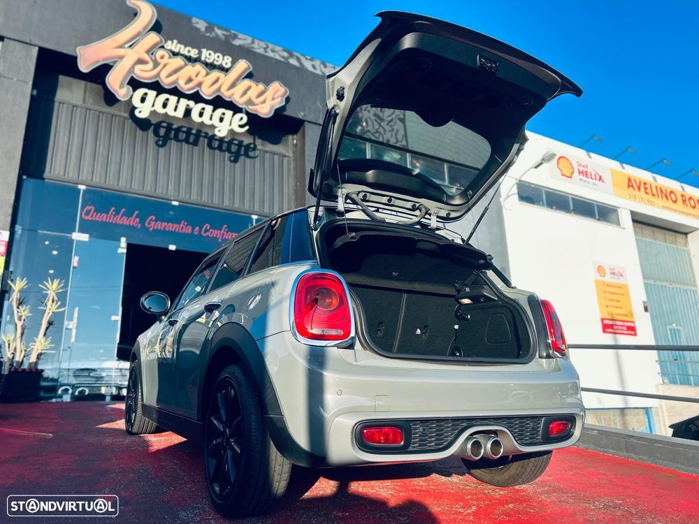 MINI 5 Portas Cooper SD Auto - 17