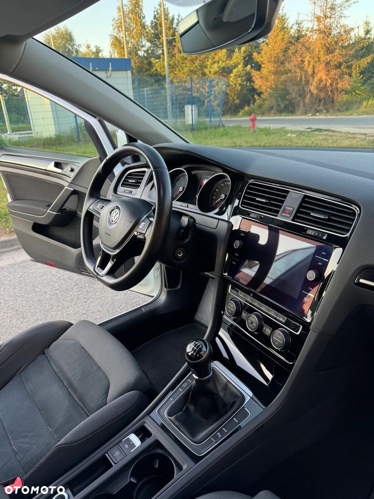 Volkswagen Golf 1.4 TSI BMT Highline - 23