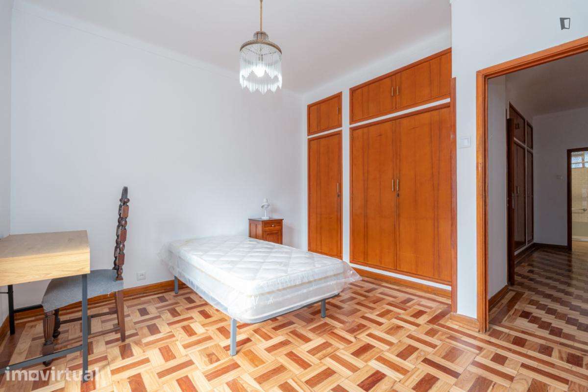 Quarto - localizado em Celas Coimbra Portugal Coimbra - Grande imagem: 2/8