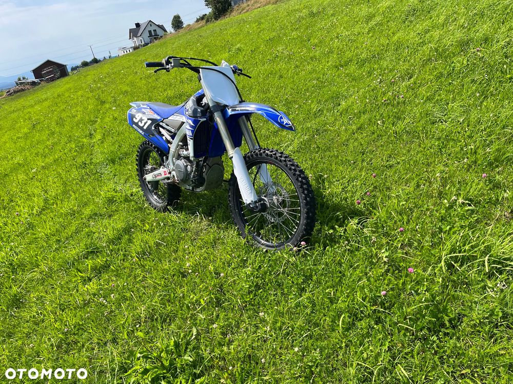 Yamaha YZF - 4