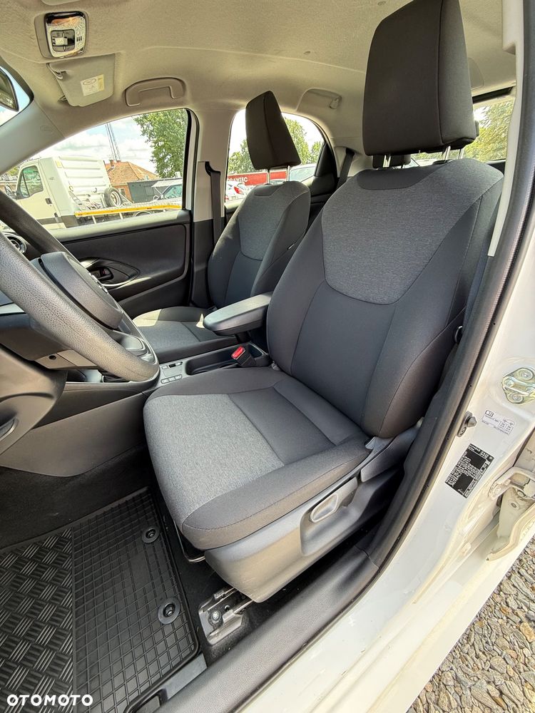 Mazda 2 Hybrid - 8