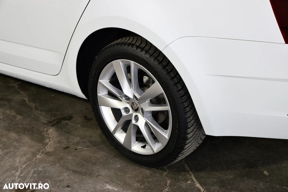 Skoda Octavia 1.6 TDI DSG Ambition - 33