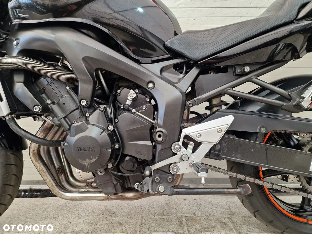 Yamaha FZ - 11