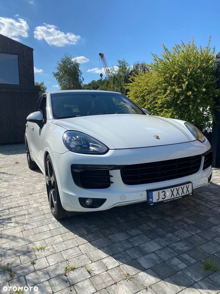 Porsche Cayenne - 4