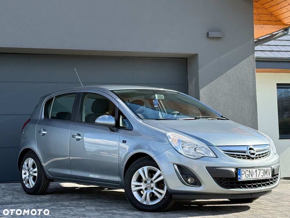 Opel Corsa 1.2 16V Cosmo - 1