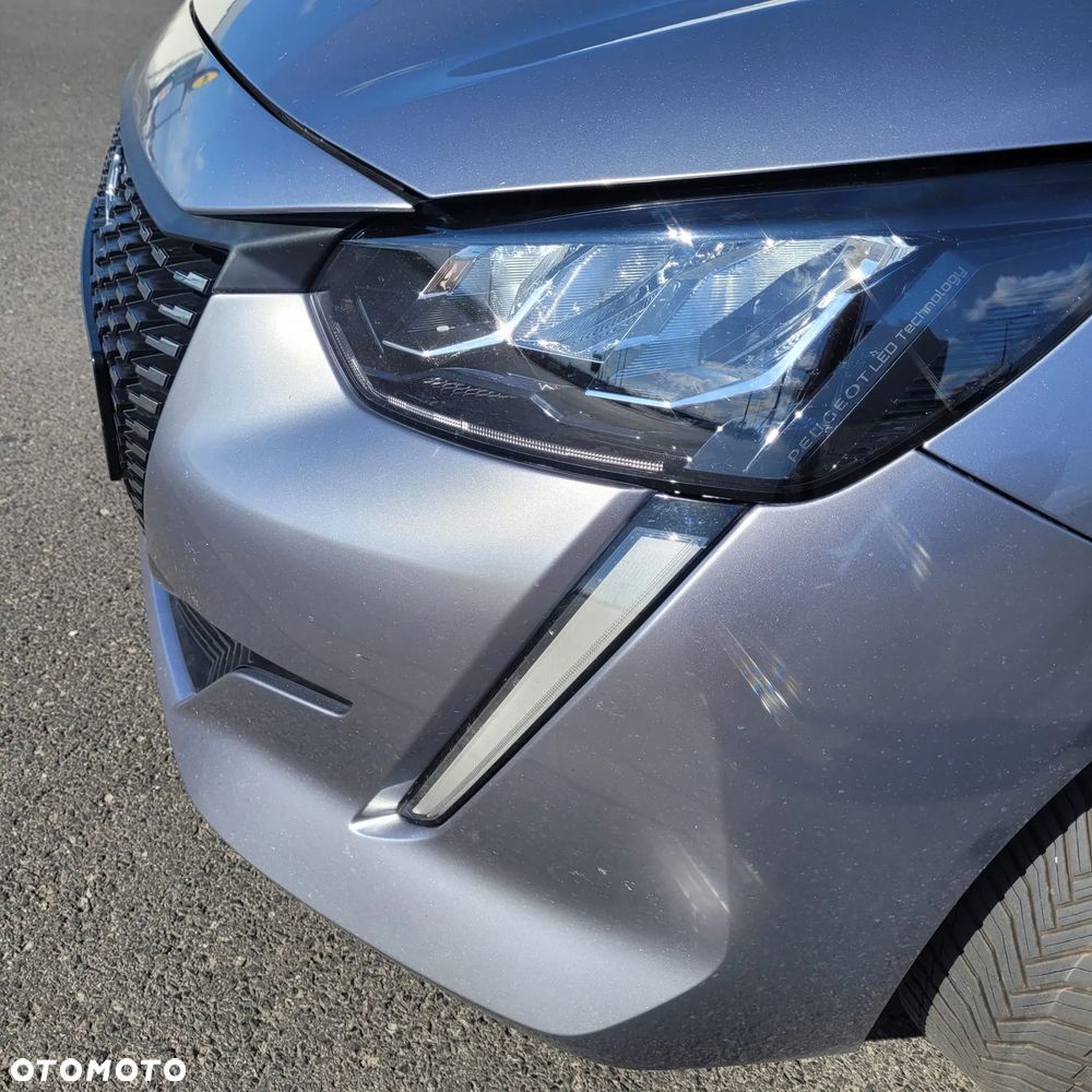Peugeot 208 - 10