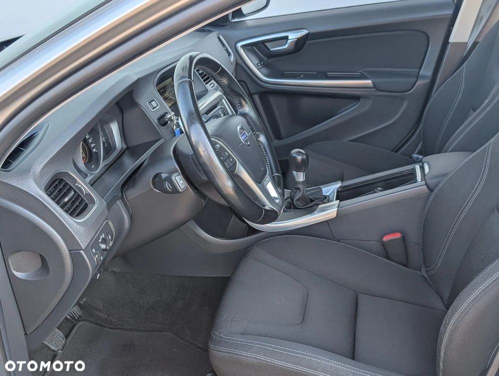 Volvo S60 T4 Momentum - 18