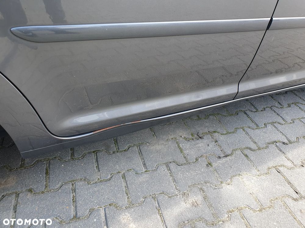 Volkswagen Touran 1.6 TDI DPF Comfortline - 19