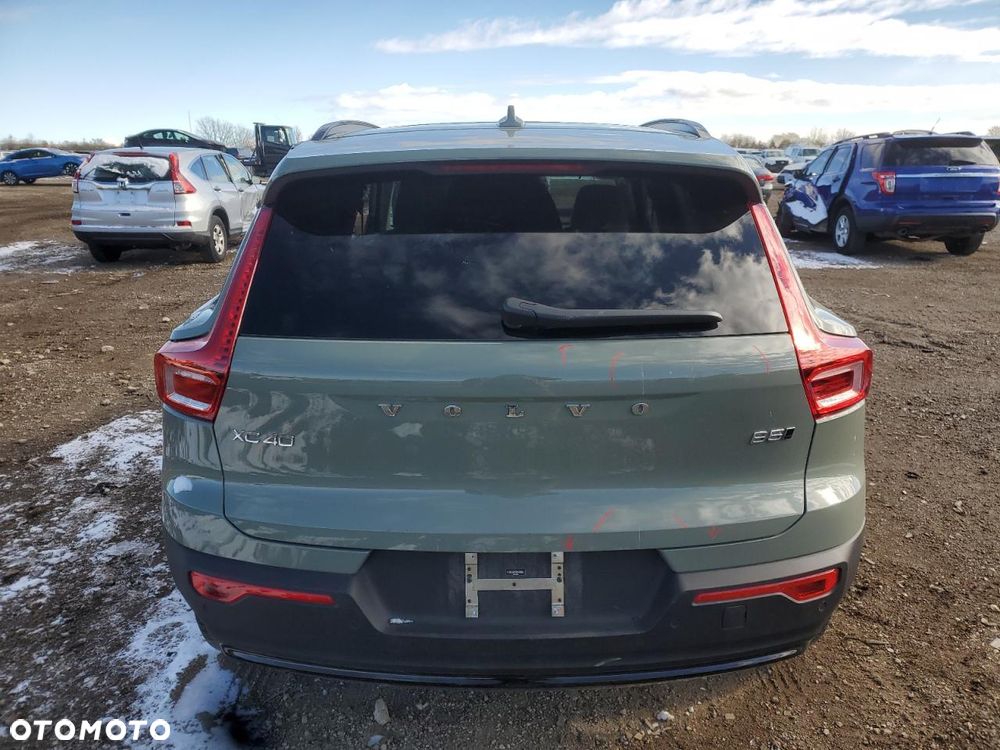 Volvo XC 40 T5 AWD R-Design - 4