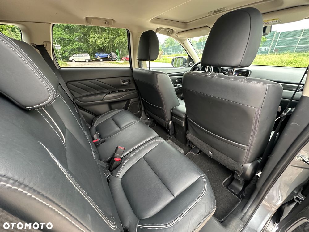 Mitsubishi Outlander Intense + - 35