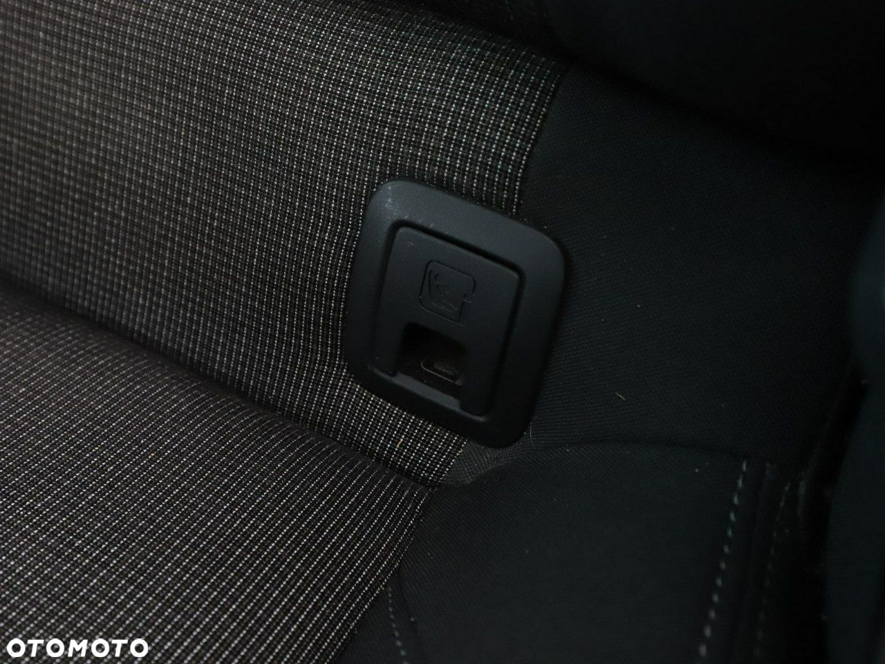 Volkswagen Passat - 36