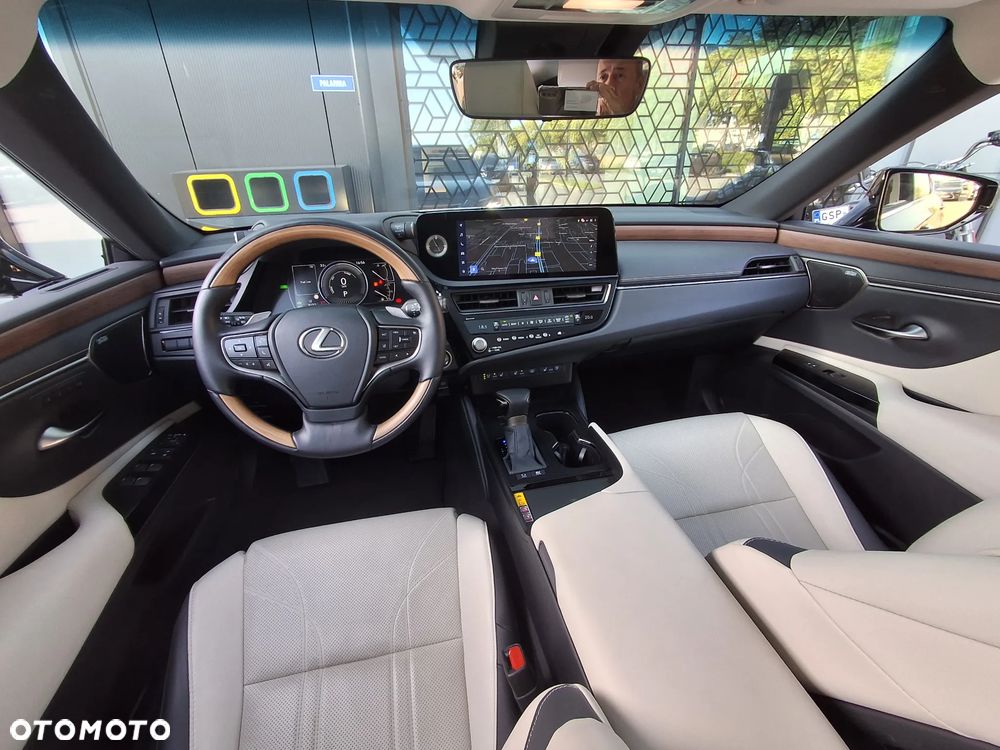 Lexus ES 300h Prestige - 15