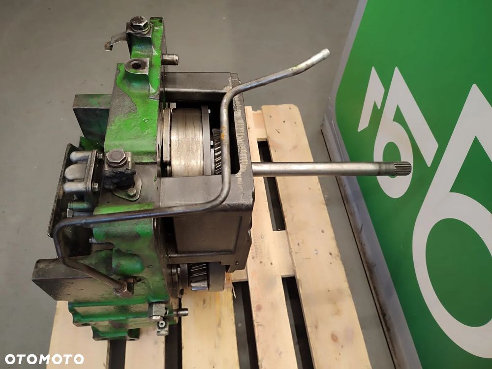 WOM   R134308  R129652   JOHN DEERE 6810 - 12