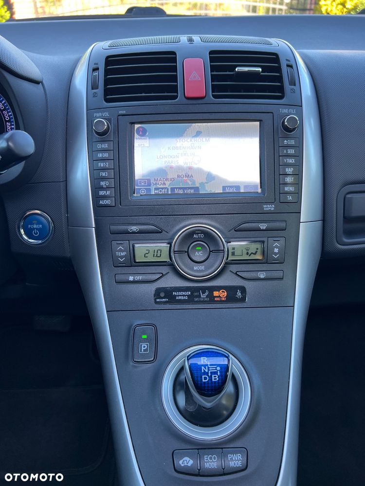 Toyota Auris 1.8 HSD Luna - 30