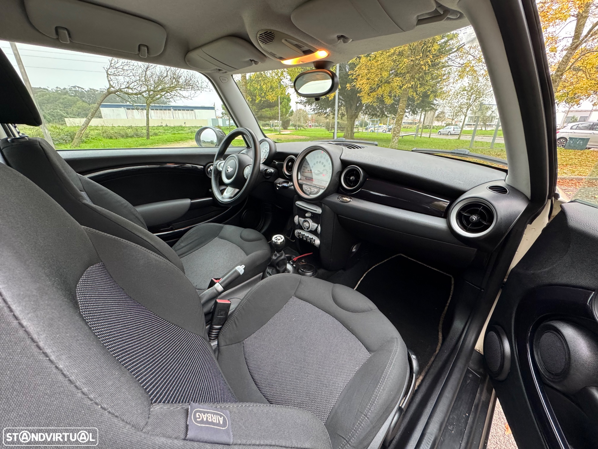 MINI 3 Portas Cooper D - 10