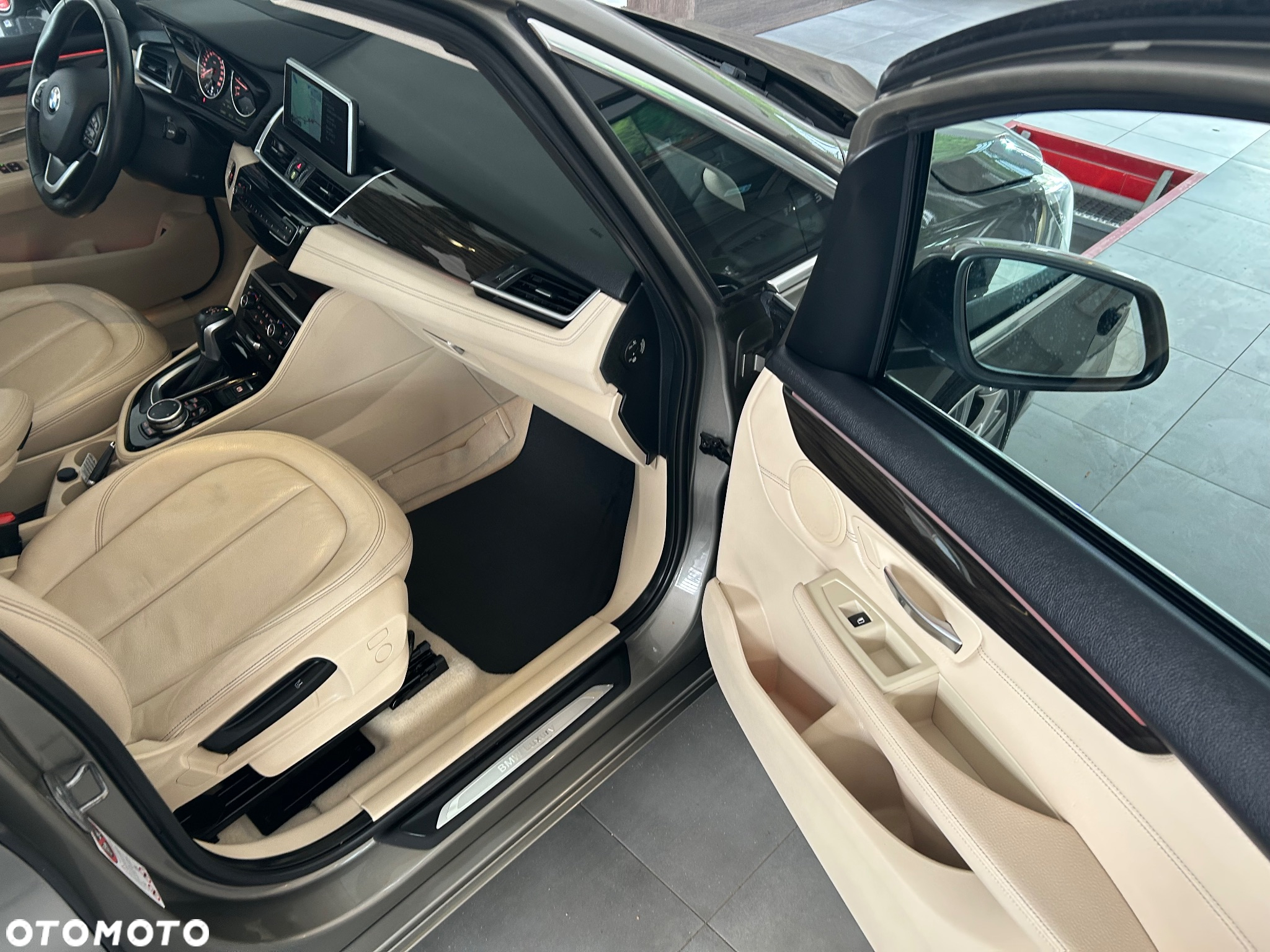 BMW Seria 2 220i Active Tourer Luxury Line - 29