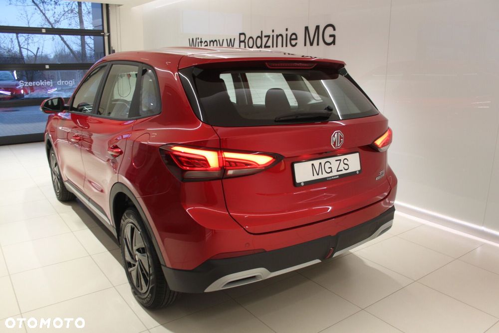 MG ZS - 16