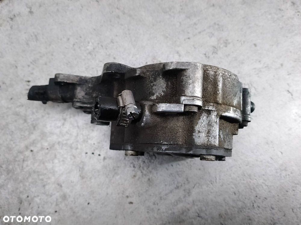 POMPA VACUM VW PASSAT B6 038145209N 2.0 TDI - 4