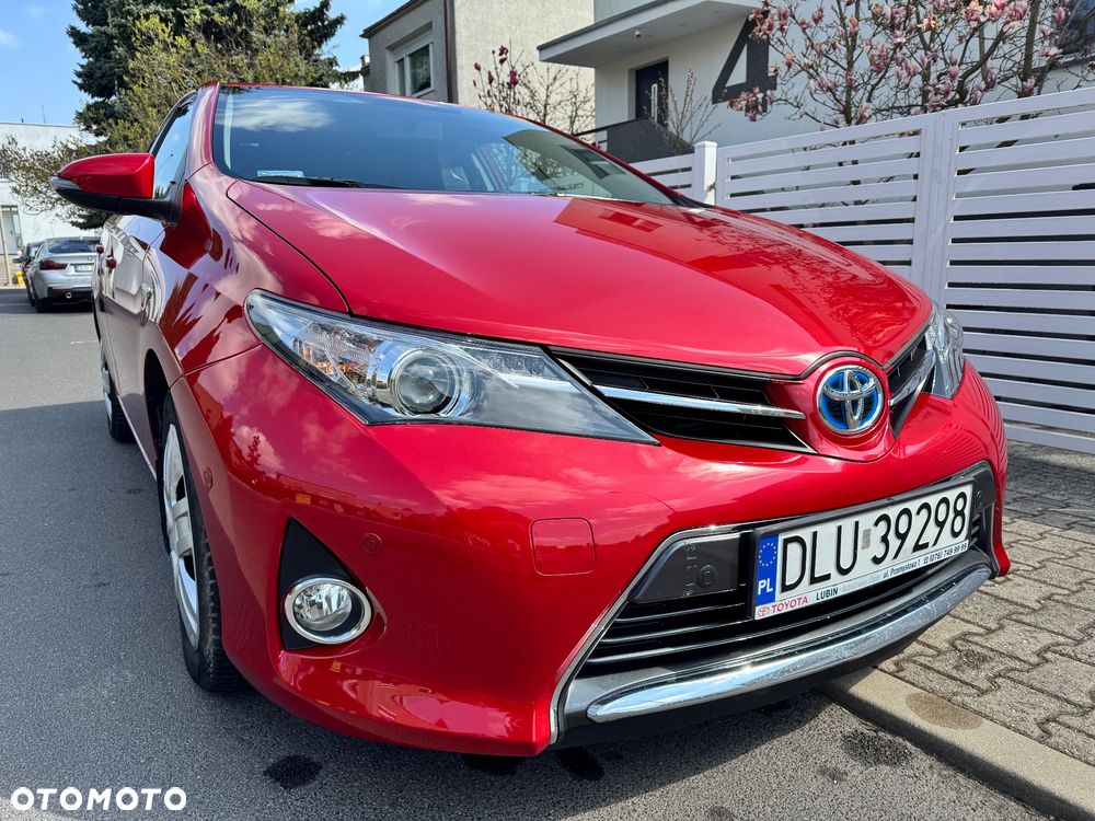 Toyota Auris ver-1-8-hsd-luna - 1