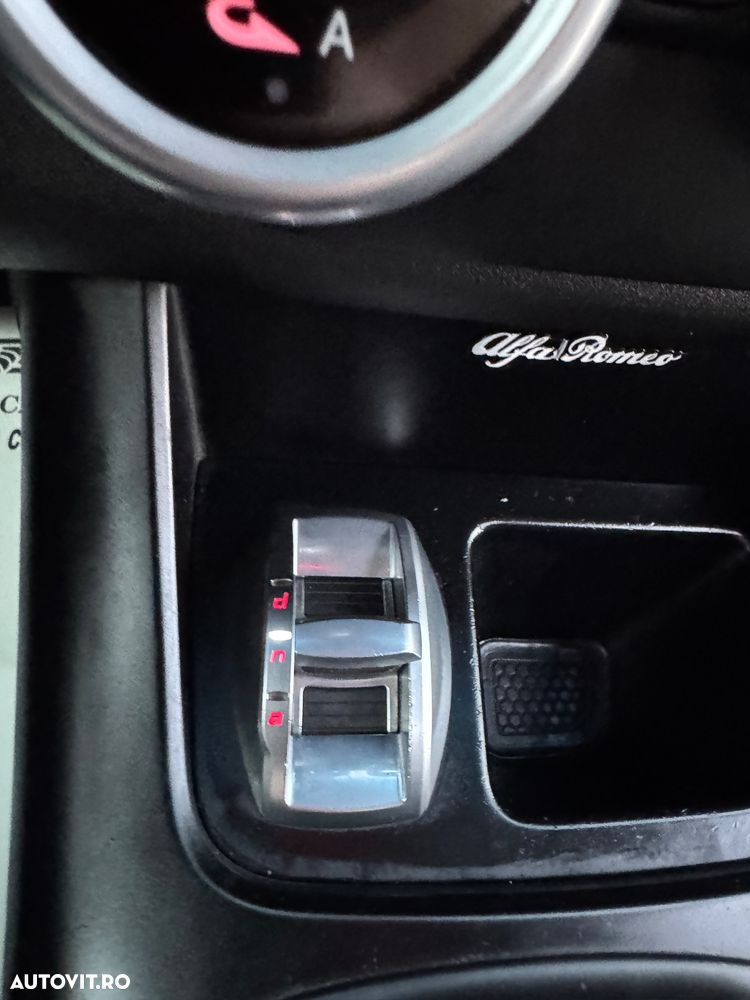 Alfa Romeo Giulietta 2.0 JTDM 16V TCT Turismo - 15