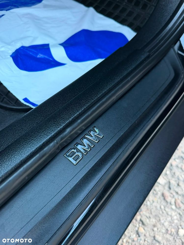 BMW X1 sDrive18d xLine - 23