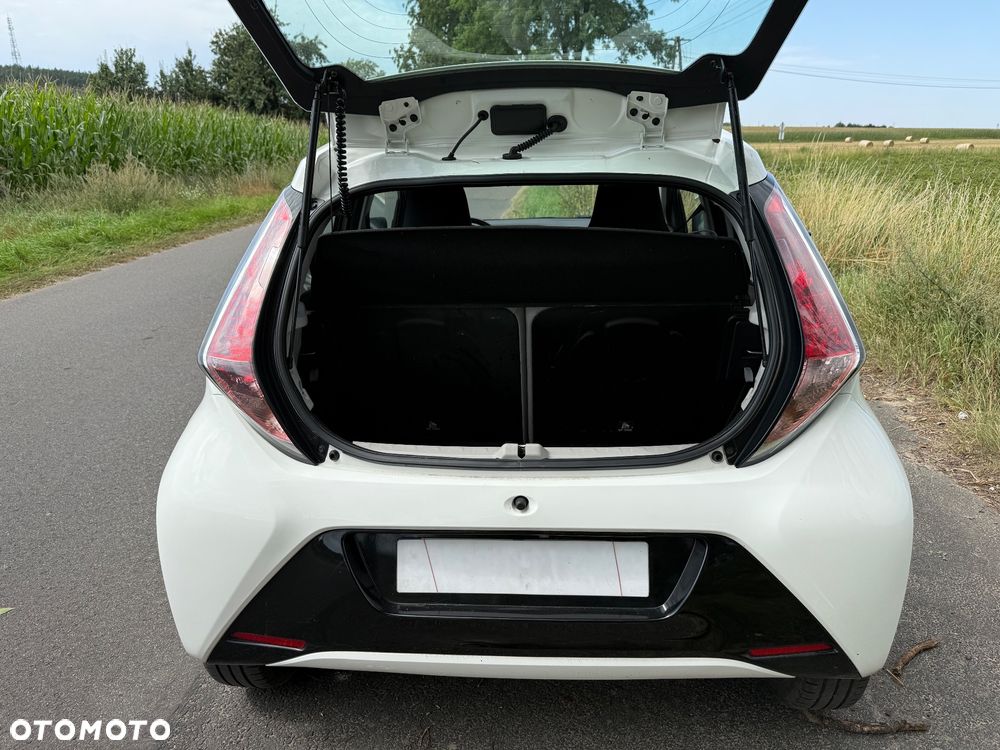 Toyota Aygo 1.0 VVT-i JBL Edition - 21