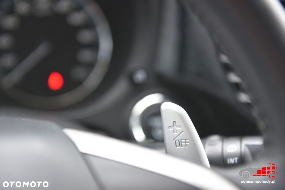 Mitsubishi Outlander - 33