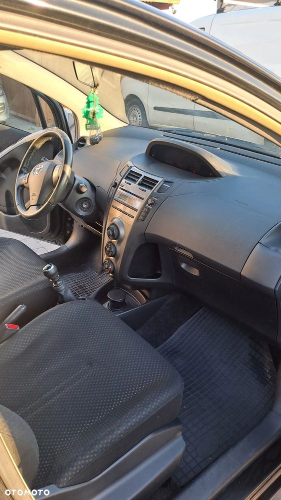 Toyota Yaris - 3