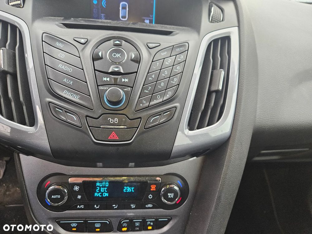 Ford Focus SW 1.0 EcoBoost Titanium Business - 11