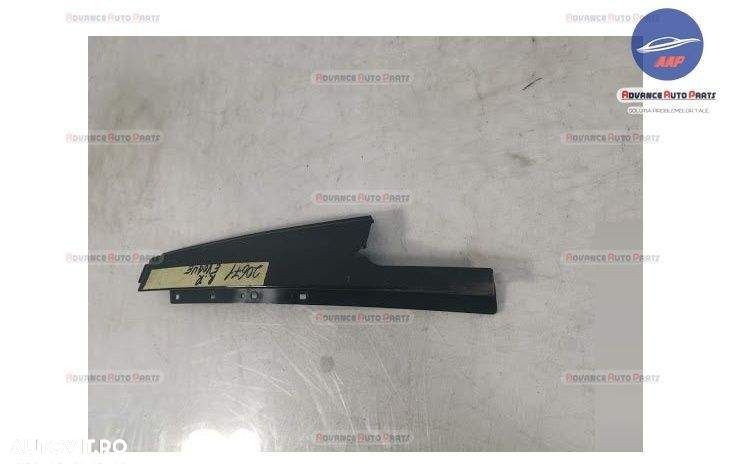 Ornament Stalp Usa Dreapta Spate original Land Rover  Range Rover Evoq - 2