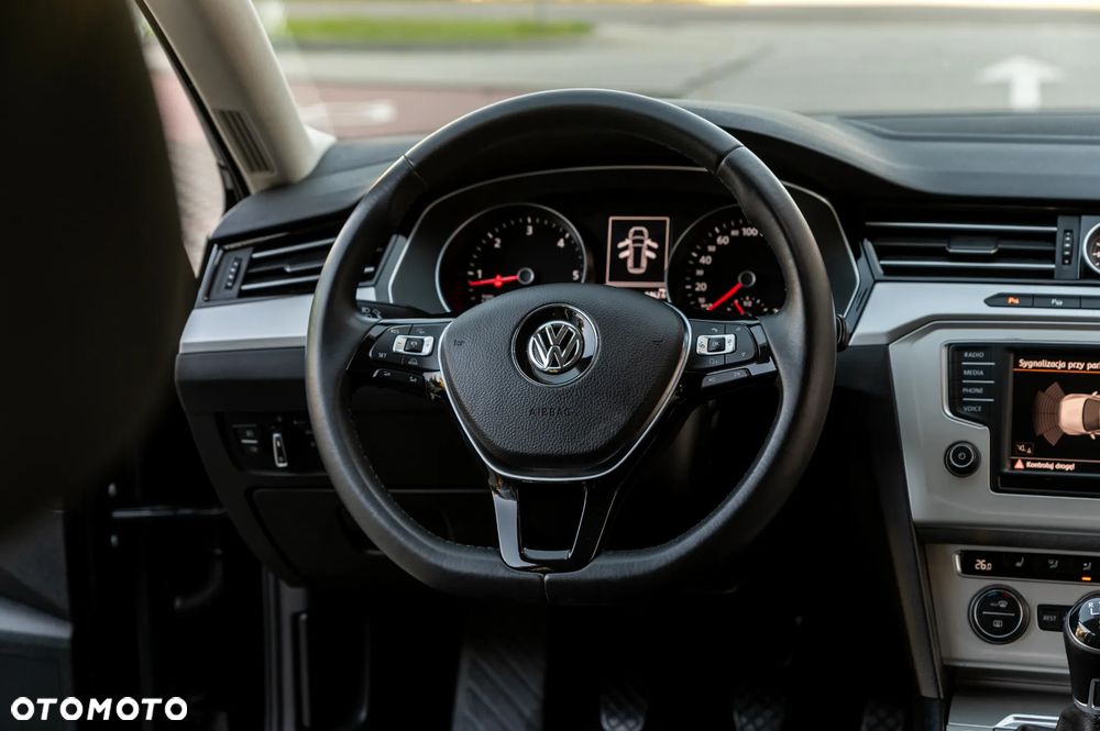 Volkswagen Passat 2.0 TDI BMT Trendline - 22