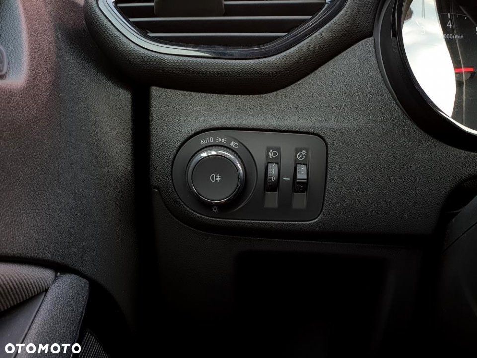 Opel Crossland X - 16