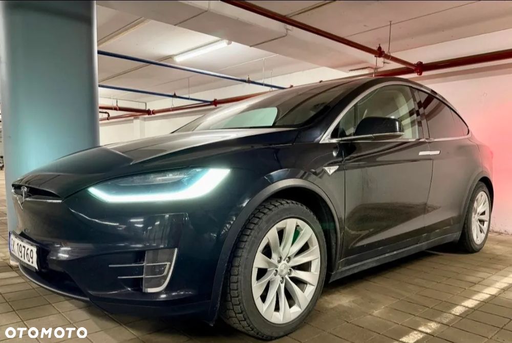 Tesla Model X - 1